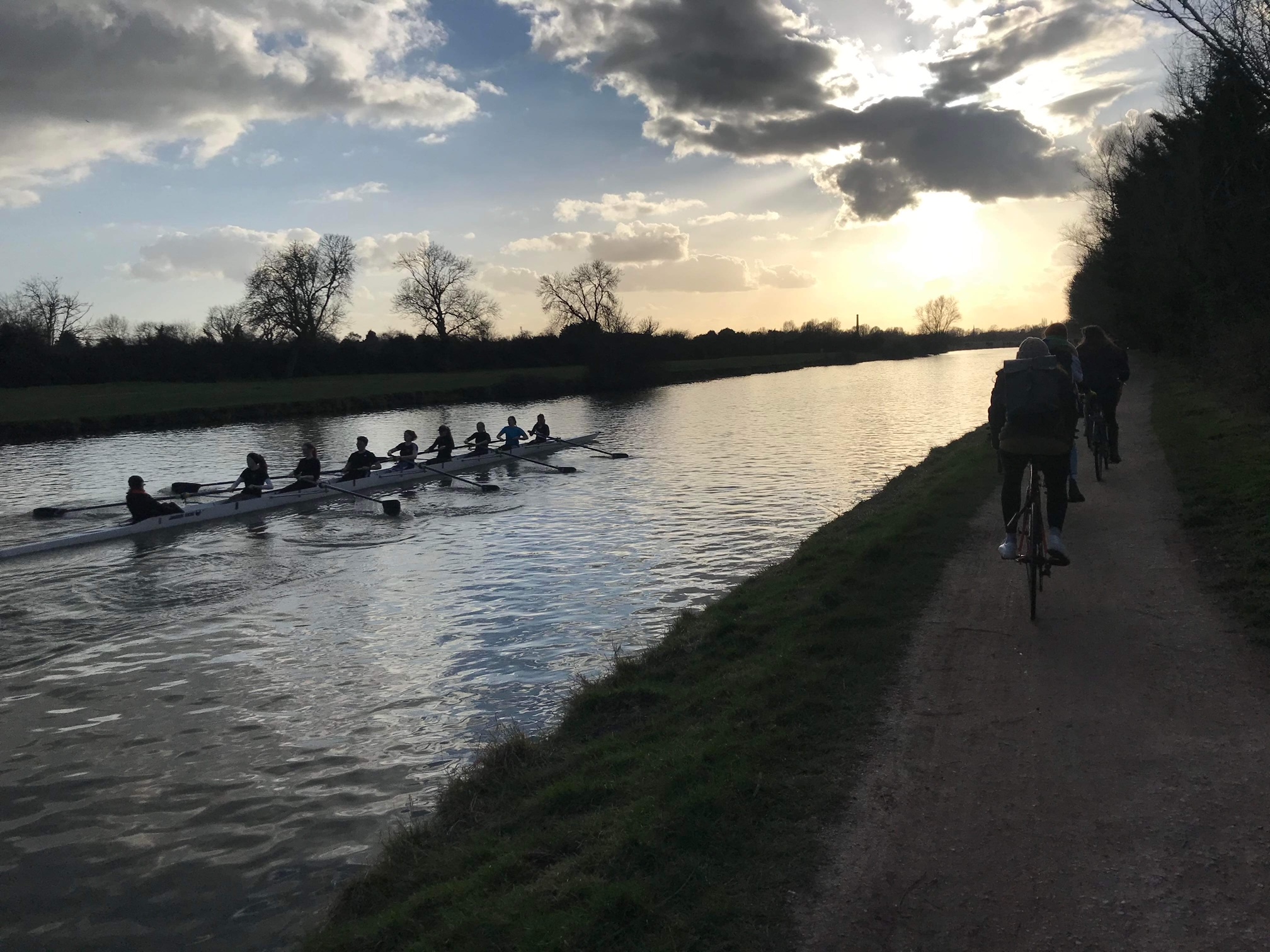 Lent Bumps crew 2022 rowing down the River Cam in low-light