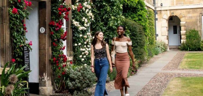 Students walking through Front Court